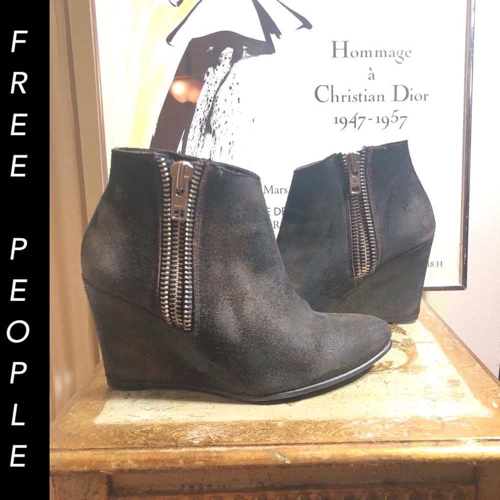 Sz7-FREE PEOPLE DISTRESSED BLACK/BROWN SUEDE BOOTS - Picture 1 of 16